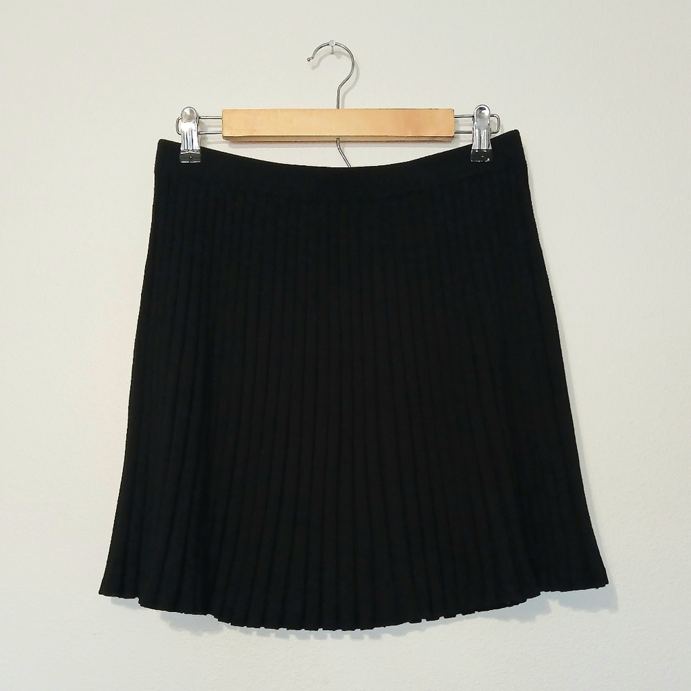 NWT Etcetera Pleated Black Knit Skirt